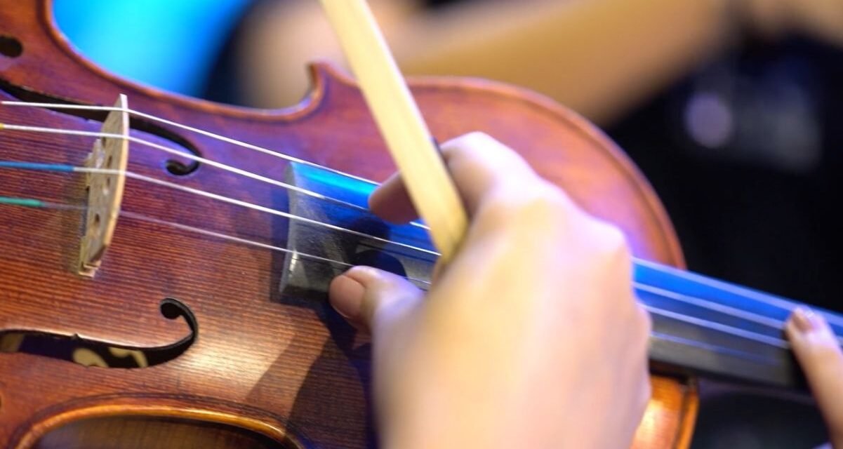 Solar do Barão recebe lançamento de livros e orquestra