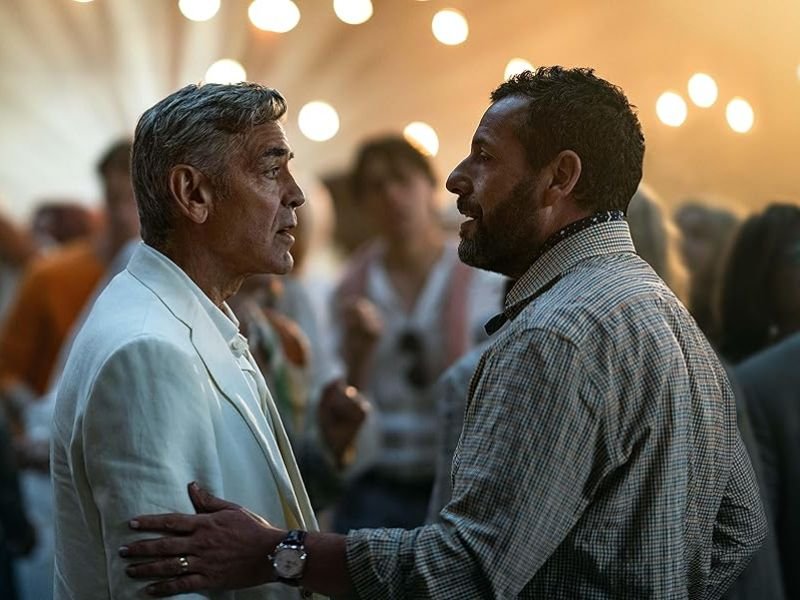 George Clooney e Adam Sandler em "Jay Kelly"