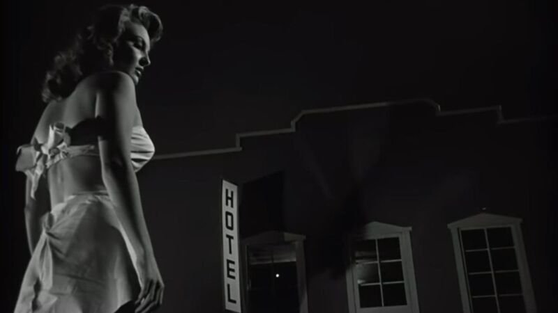 Allison Hayes em A Mulher de 15 Metros