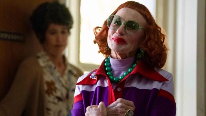 Amy Madigan, como Gladys em A Hora do Mal