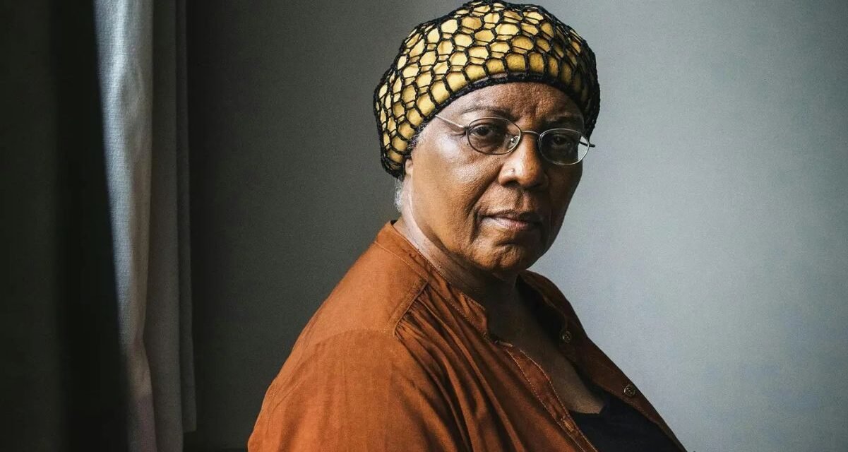 Morre a autora Astrid Roemer