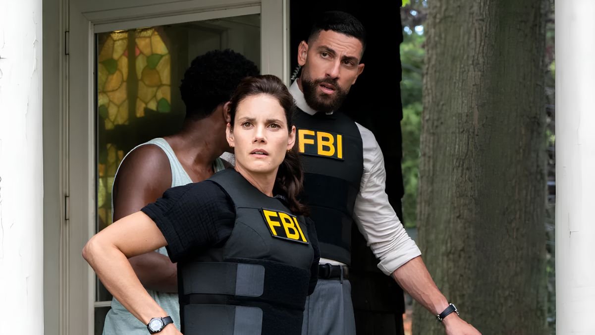 Oitava temporada de FBI chega ao Universal+ com casos inéditos