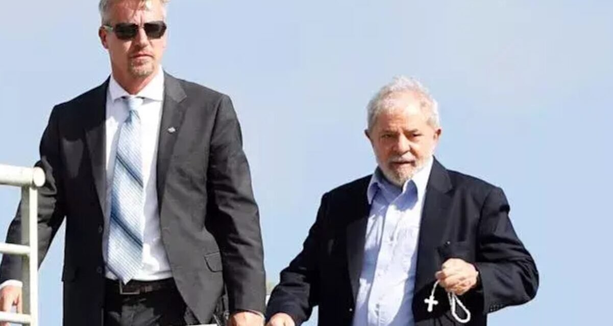 Obra de Jorge Chastalo Filho, agente da PF, aborda prisão de Lula