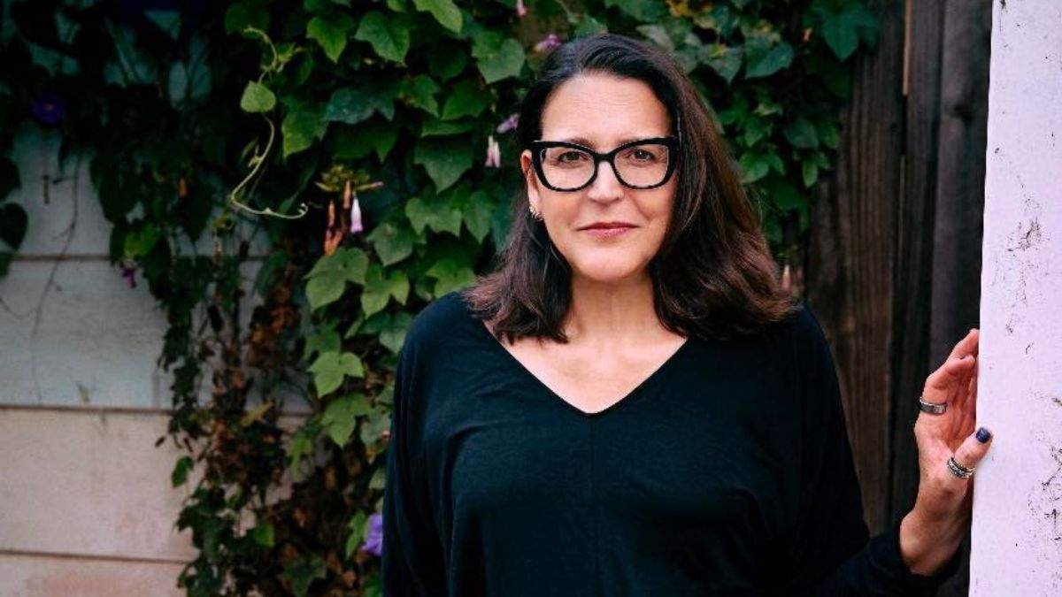 Faro Editorial lança O Último Voo, thriller de Julie Clark