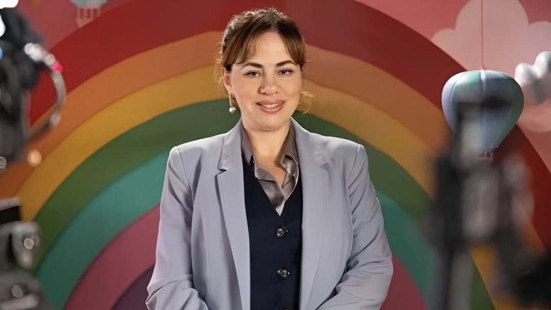 Karine Teles | Dos palcos ao reconhecimento no cinema e na televisão