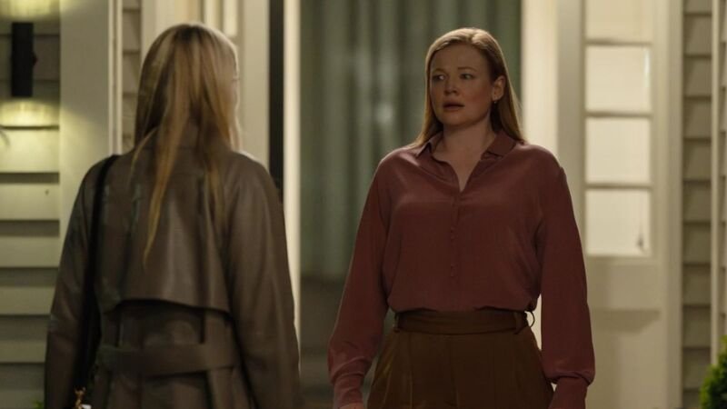 Sarah Snook em "All Her Fault"