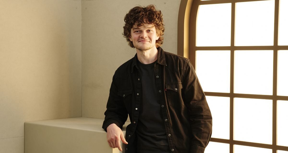 Robert Aramayo | Conheça o ator que surpreendeu no BAFTA 2026