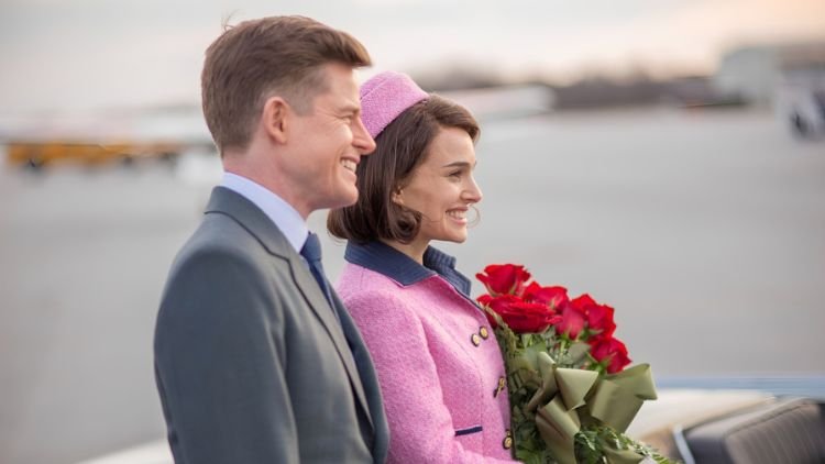 O longa "Jackie" explora o luto vivido pela primeira-dama após a trágica morte de seu marido
