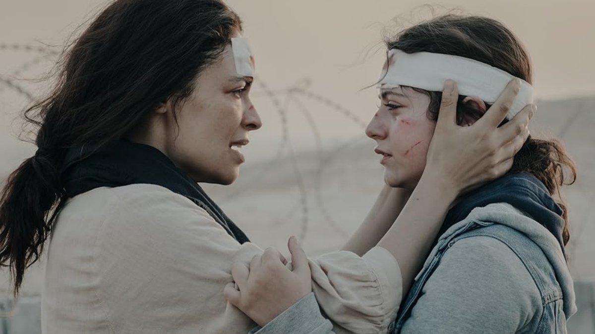 Yasmine Al Massri e Massa Daoud em cena de "O Caso dos Estrangeiros"