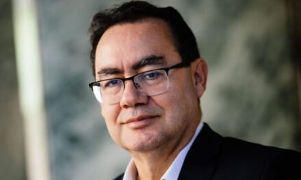 Ubook lança obra de Augusto Cury sobre inteligência multifocal