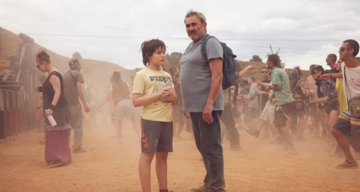 Crítica | “Sirat”: quando o fim do mundo é uma travessia pelo deserto