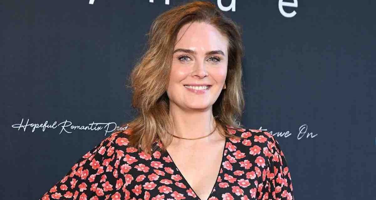 Tudo que sabemos sobre o piloto da nova série de investigação criminal com Emily Deschanel