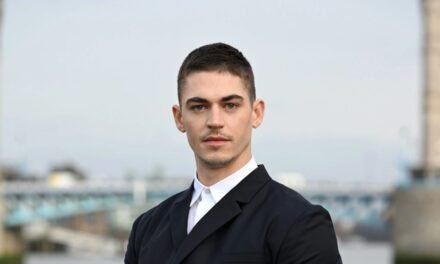 Hero Fiennes Tiffin | Do fenômeno “After” ao desafio de viver Sherlock Holmes