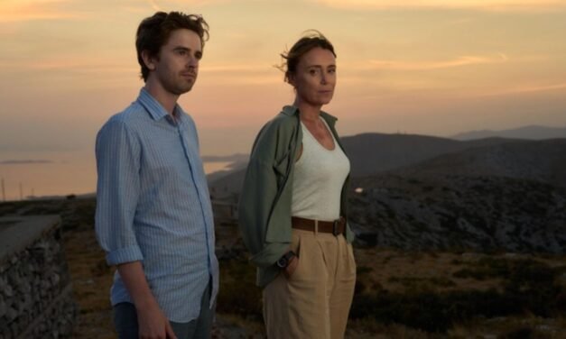 Conheça a nova série de Freddie Highmor, estrela de The Good Doctor