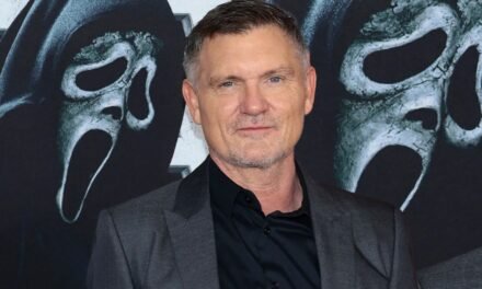 Kevin Williamson prepara série no universo dos monstros para a Universal