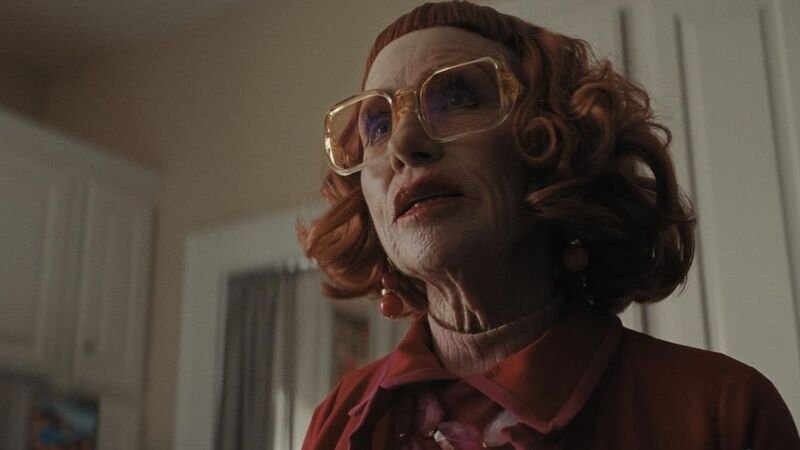 Tia Gladys em "A Hora do Mal"