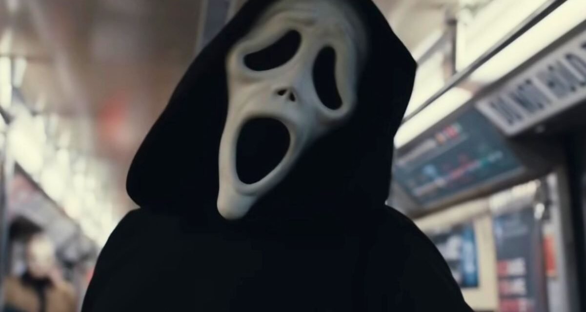 Todo Mundo em Pânico | Irmãos Wayans retornam para satirizar o terror moderno