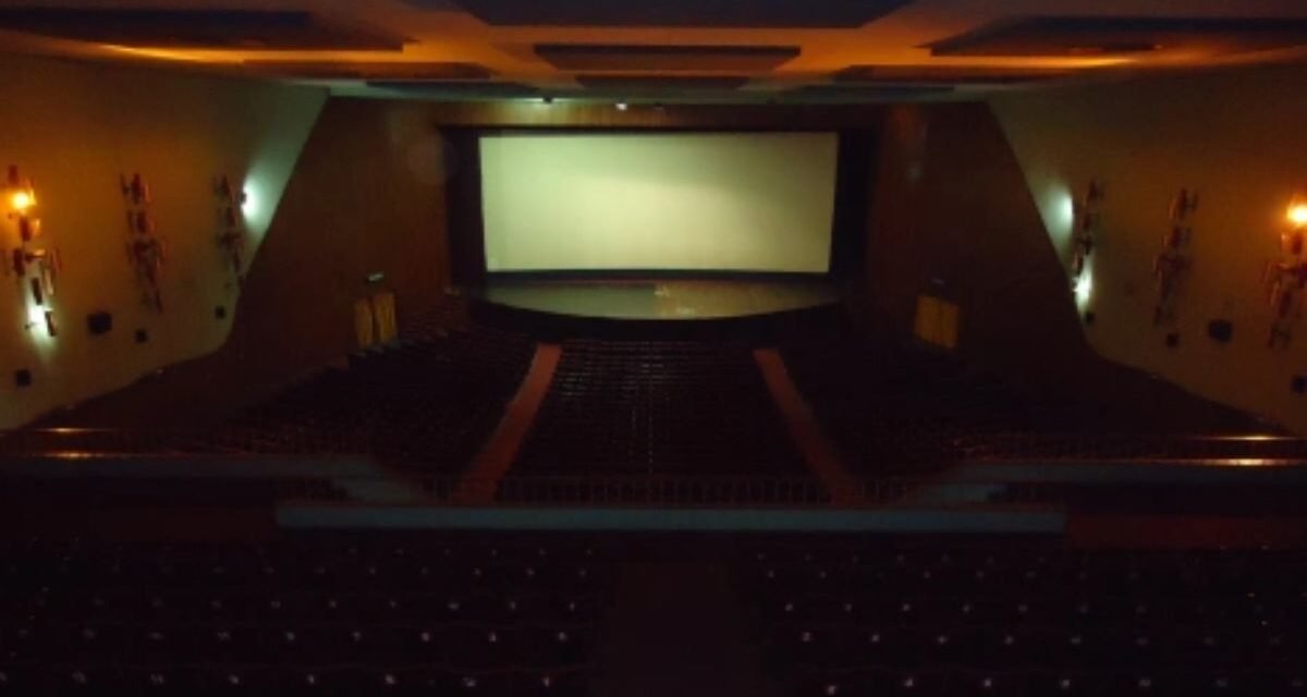 Conheça o Cine 9 de Abril, o maior cinema do Brasil
