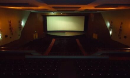 Conheça o Cine 9 de Abril, o maior cinema do Brasil