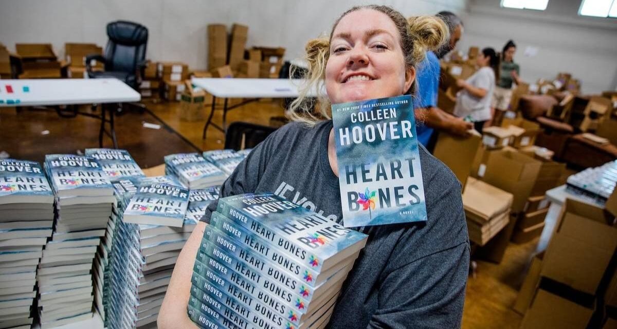 Será que Colleen Hoover é a nova Nicholas Sparks?