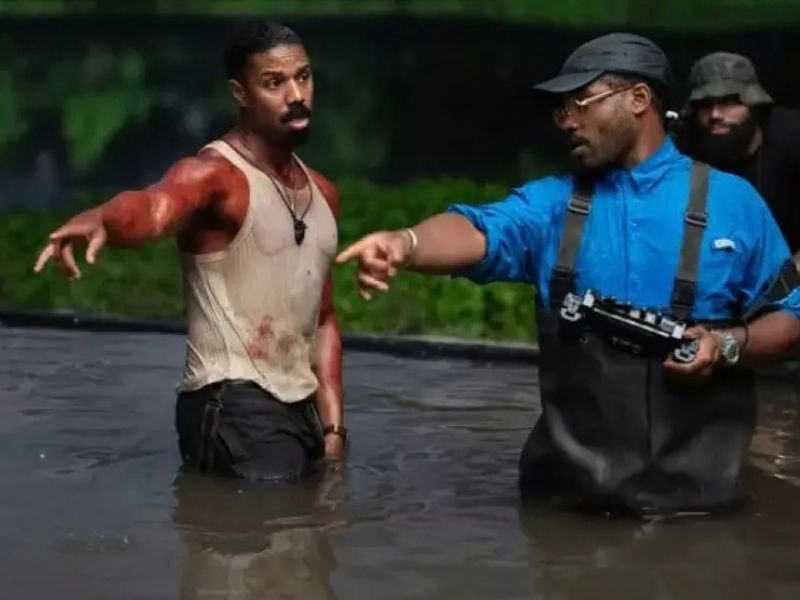 Michael B. Jordan ao lado do diretor Ryan Coogler nos bastidores de Pecadores.