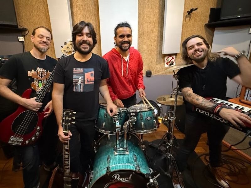 Banda Gameboys se apresenta ao lado de David Wise. Imagem: gamescom latam/divulgação