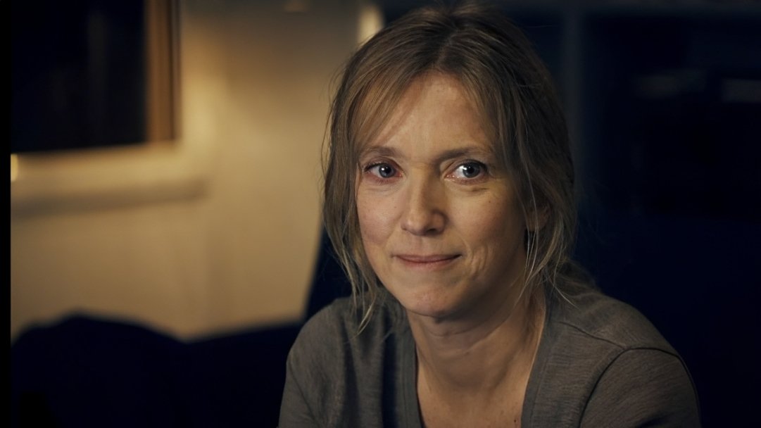 A atuação contida de Léa Drucker se destaca ao revelar, com sutileza, a pressão e o desgaste emocional da protagonista | Crédito: Autoral Filmes/Divulgação.