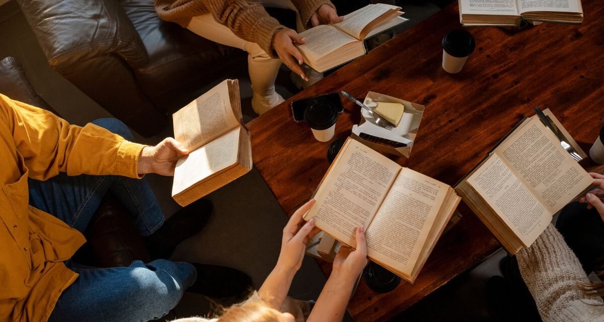 Clubes de leitura dividem opiniões e reacendem debate sobre acesso à literatura