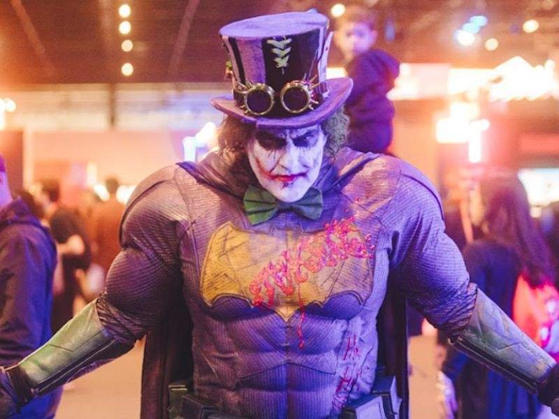 Cosplay híbrido de Batman e Coringa na gamescom latam 2025 | Crédito: gamescom latam