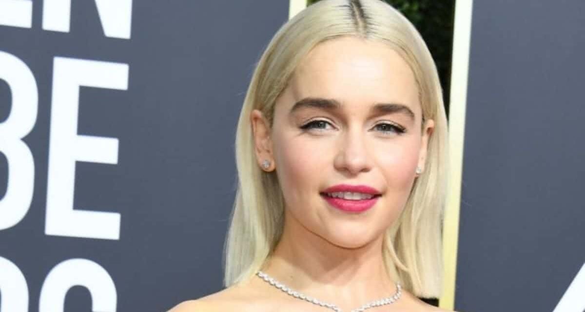 When Darkness Loves Us | Emilia Clarke vai estrelar adaptação do livro