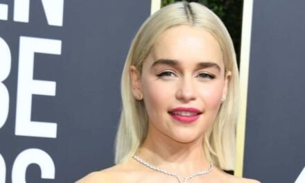 When Darkness Loves Us | Emilia Clarke vai estrelar adaptação do livro