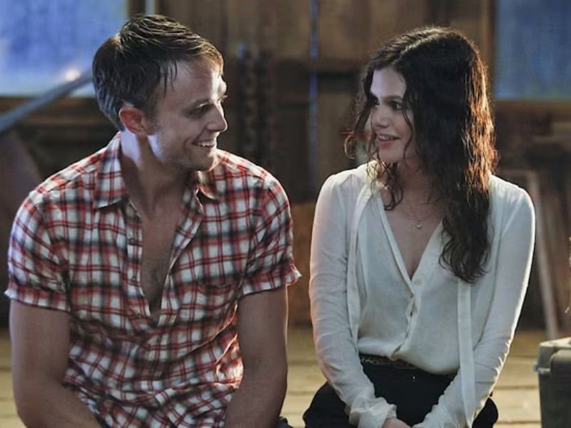 Rachel Bilson como Zoe Hart em “Hart of Dixie” da CW. Série que chegará gratuitamente na plataforma Pluto Tv.