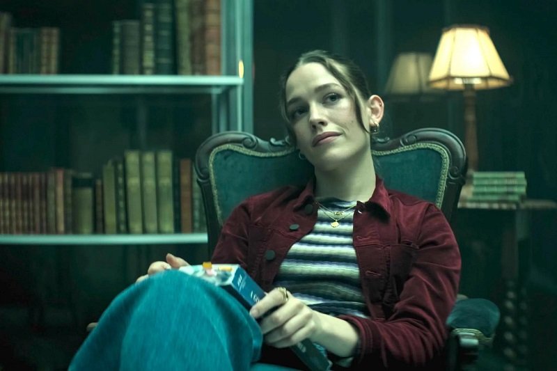 Victoria Pedretti como Love Queen na série You