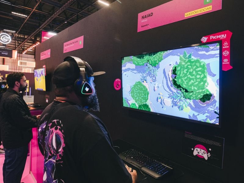 Fãs participam de experiências imersivas na gamescom latam 2025. Imagem: gamescom latam/Reprodução