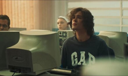 Crítica | “O Rei da Internet” se baseia em fatos reais e tem narrativa envolvente