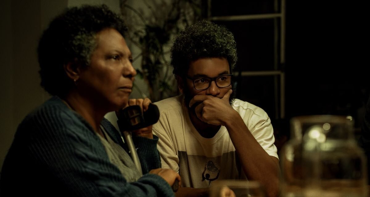 Netflix divulga primeira imagem de “Vicentina Pede Desculpas” com Rejane Faria