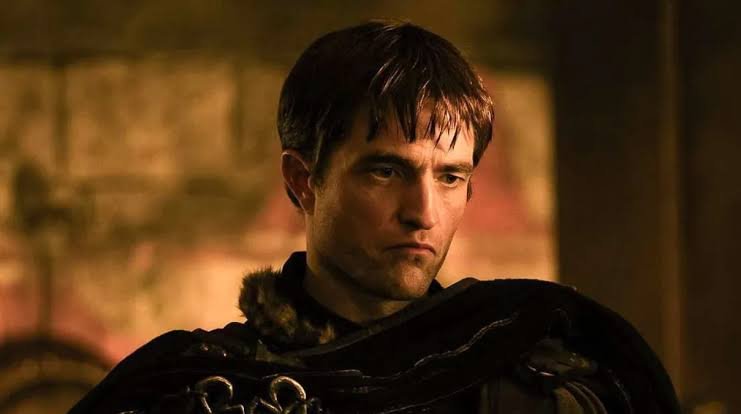 Robert Pattinson como Antínoo