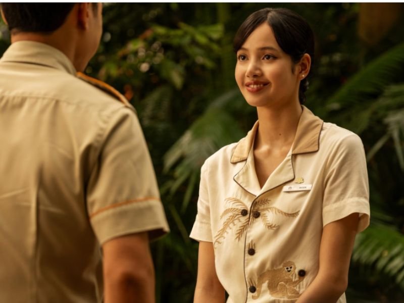 Lalisa Manobal em The White Lotus (2021)