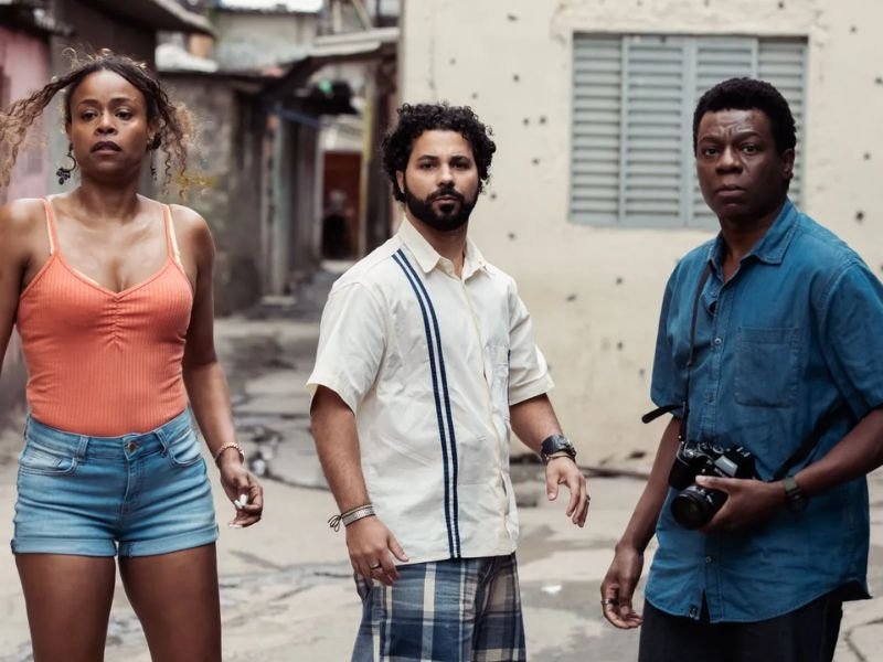 Edson Oliveira, Alexandre Rodrigues e Roberta Rodrigues em Cidade de Deus: A Luta Não Para (2024)