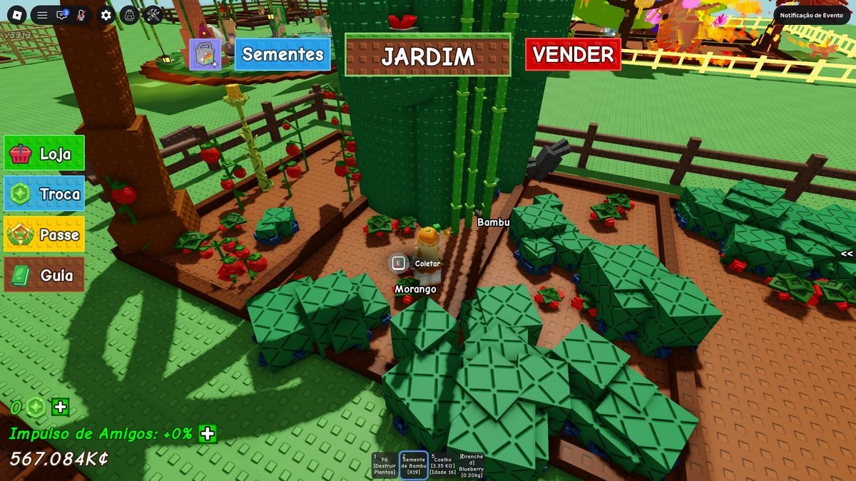 Personagem entre canteiros de morangos e bambu em Grow a Garden.
